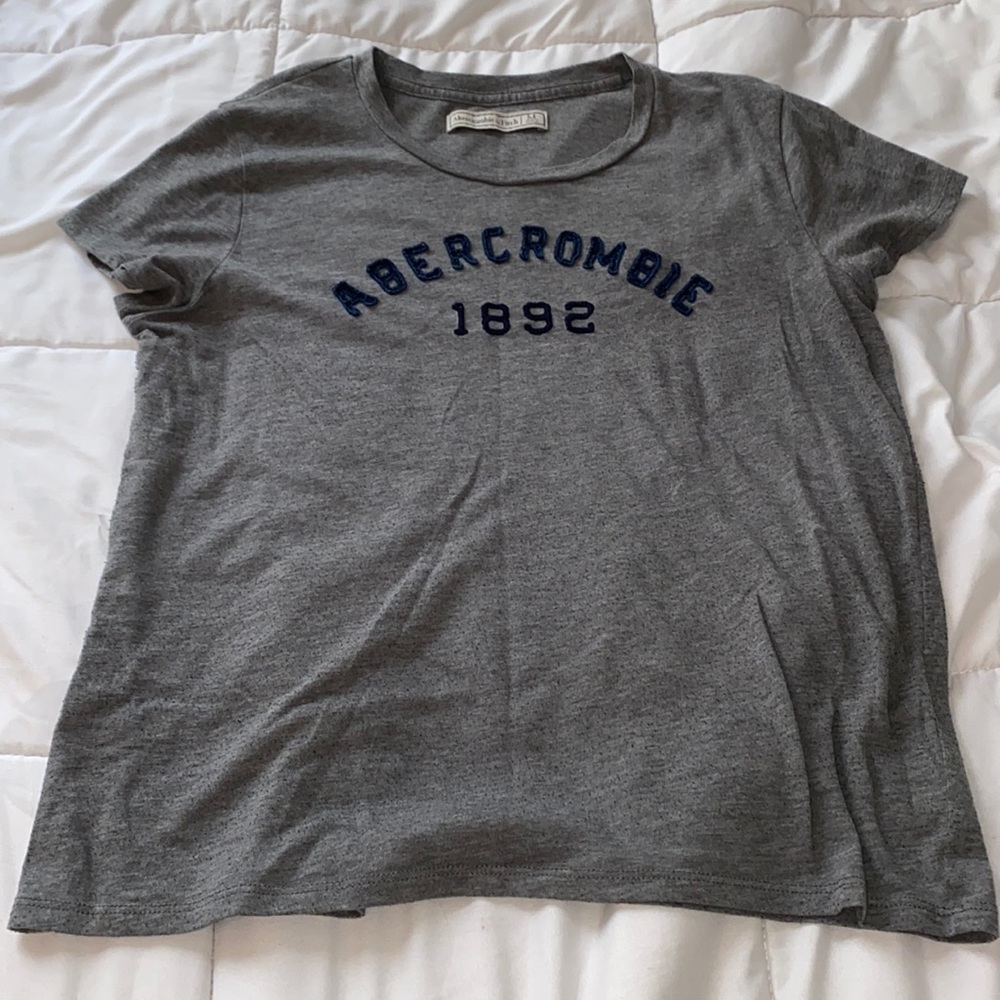 t-shirt.